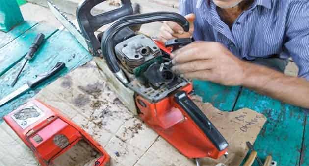 How to Clean a Chainsaw